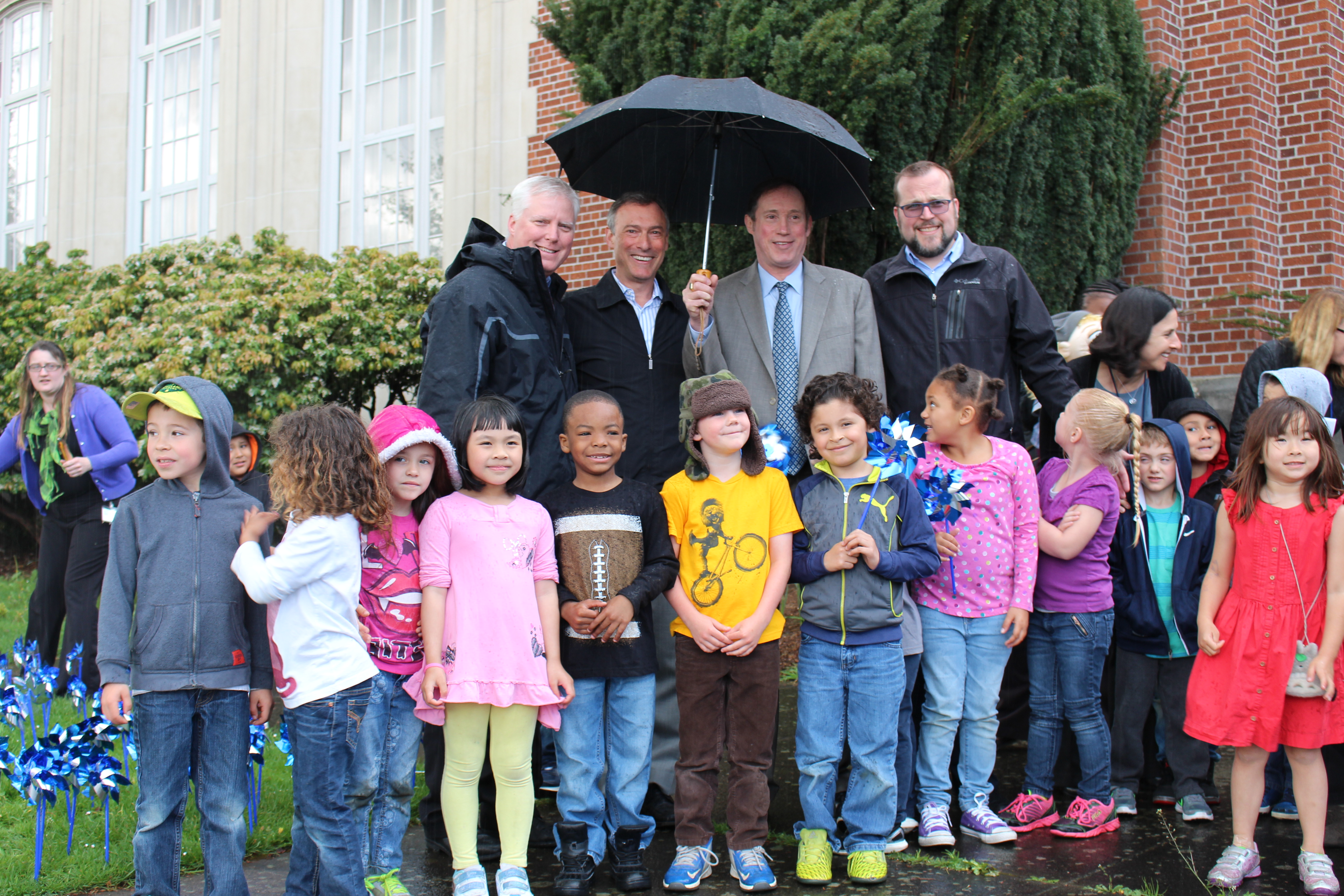 Thank you to PPS Vestal School Kindergarteners, Portland City Commisioner Dan Saltzman, Oregon Department of Education's Ely Sanders-Wilcox, Impact NW's Managing Director Jeff Cogen, CARES Program Manager Kevin Dowling, and Vestal Elementary Principal Emily Glasgow for supporting #ChildAbuseAwarenessMonth by planting pinwheels and speaking about this important topic.